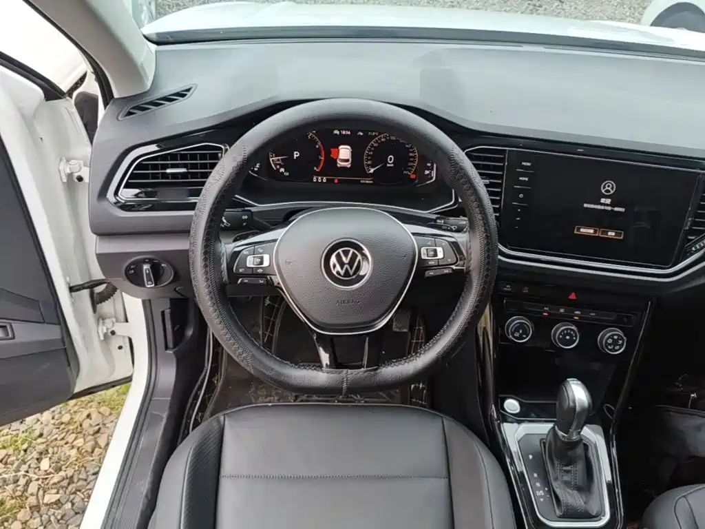 Volkswagen T-Roc — миниатюра 11
