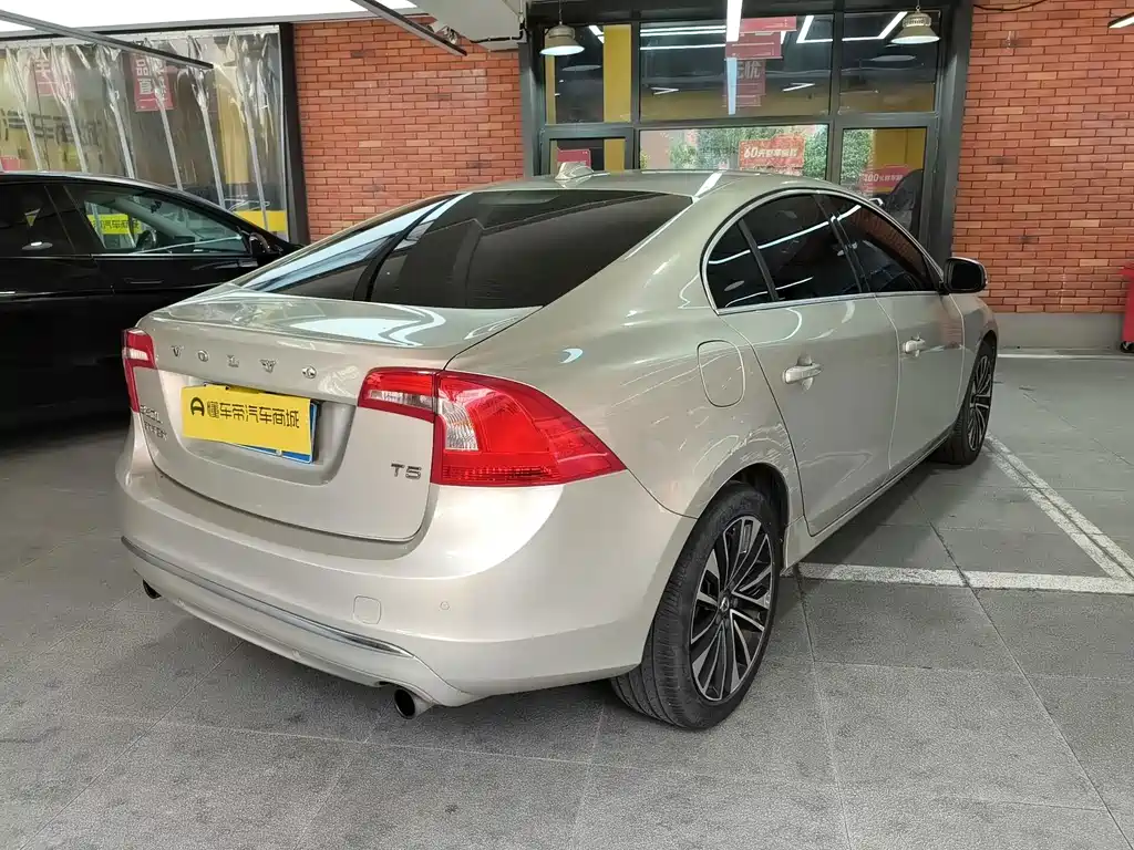 Volvo S60 — миниатюра 4