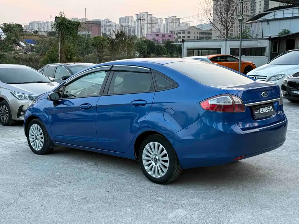 Ford Fiesta — миниатюра 9