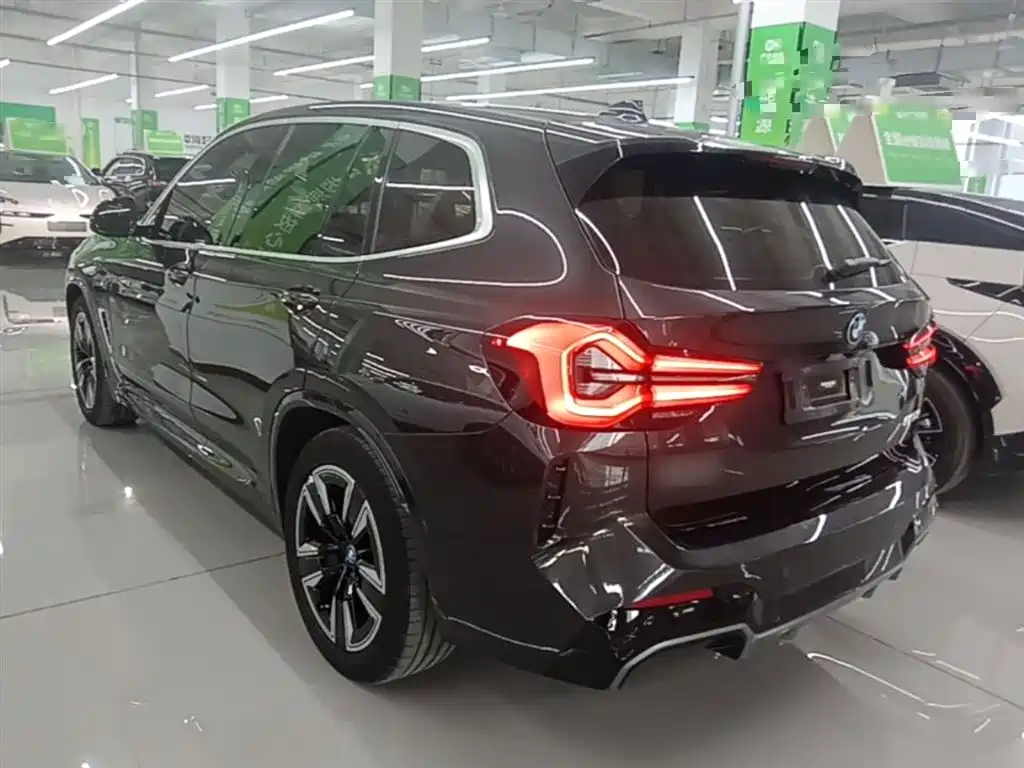 BMW iX3 2022 Lead