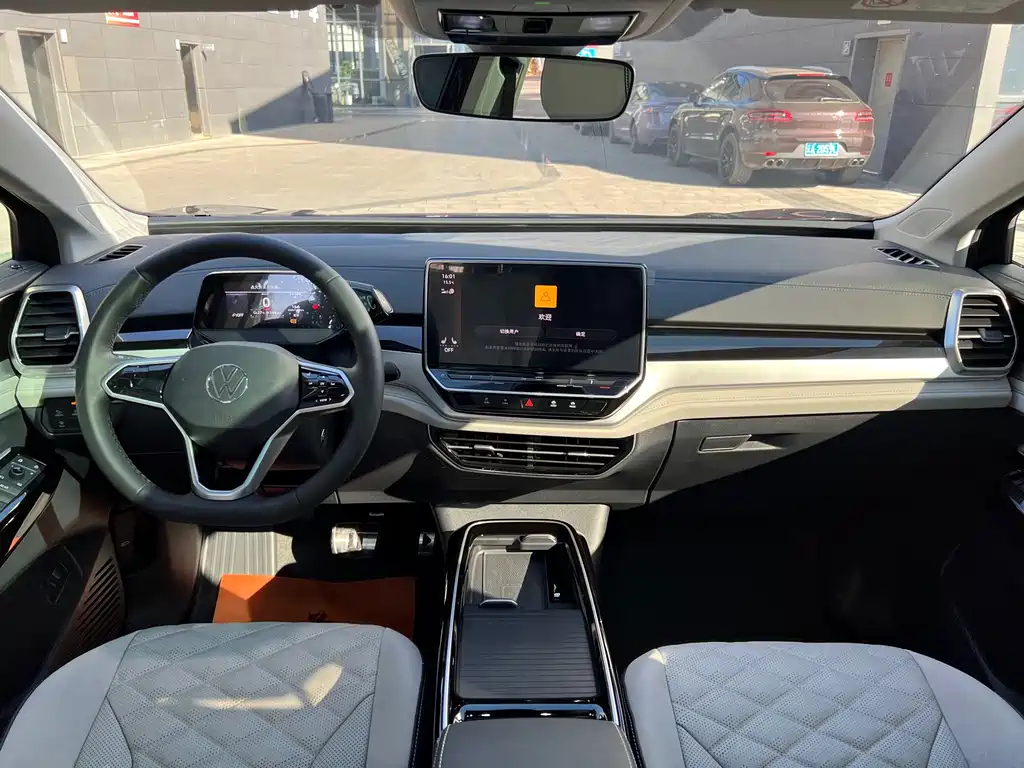 VOLKSWAGEN ID.6 CROZZ