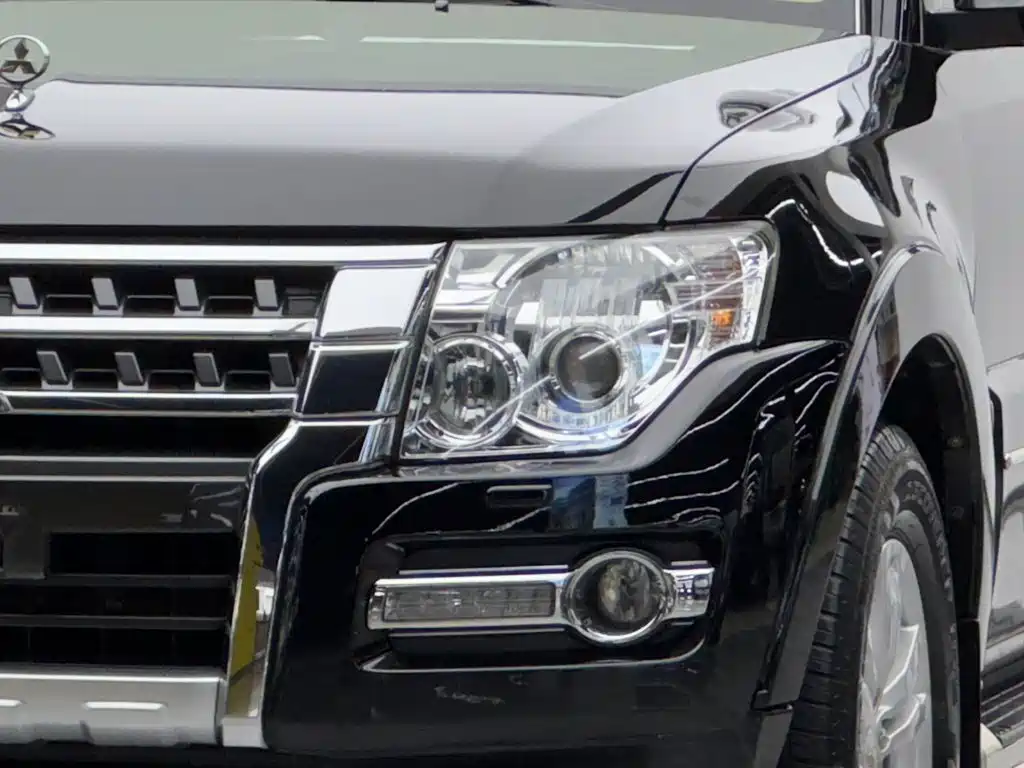Mitsubishi Pajero (Import) — миниатюра 3