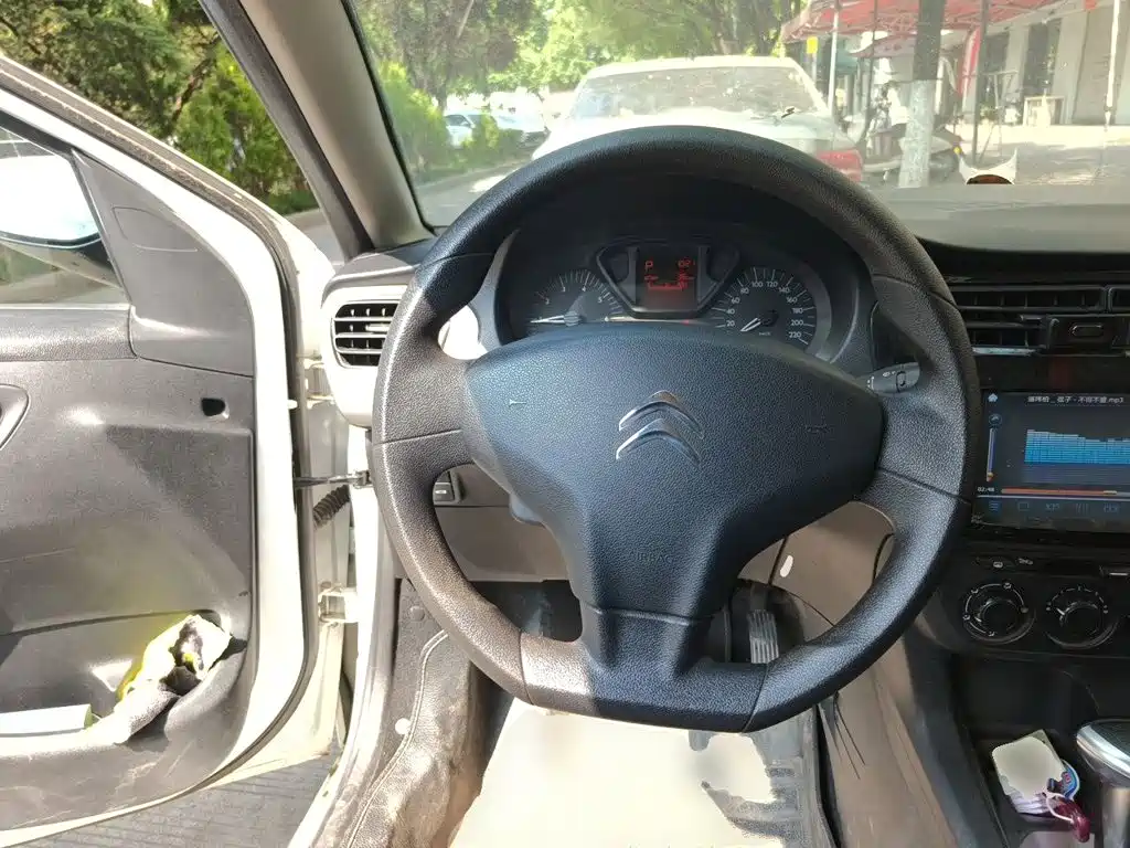 Citroen Elysee — миниатюра 11