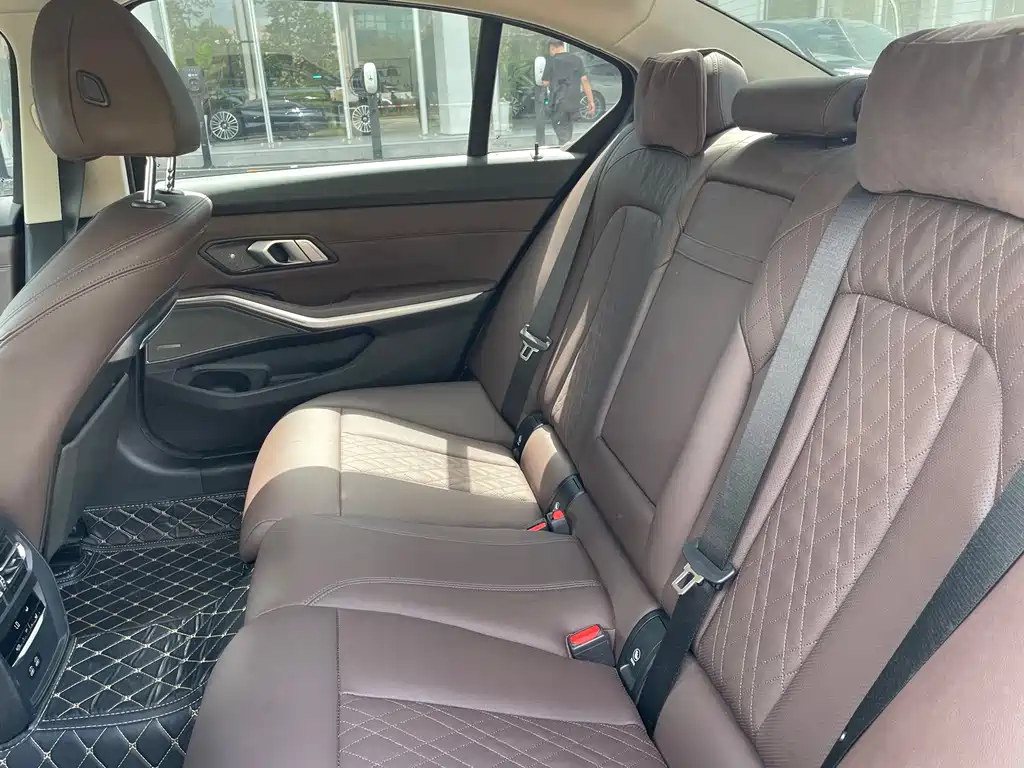 BMW 3 Series — миниатюра 8