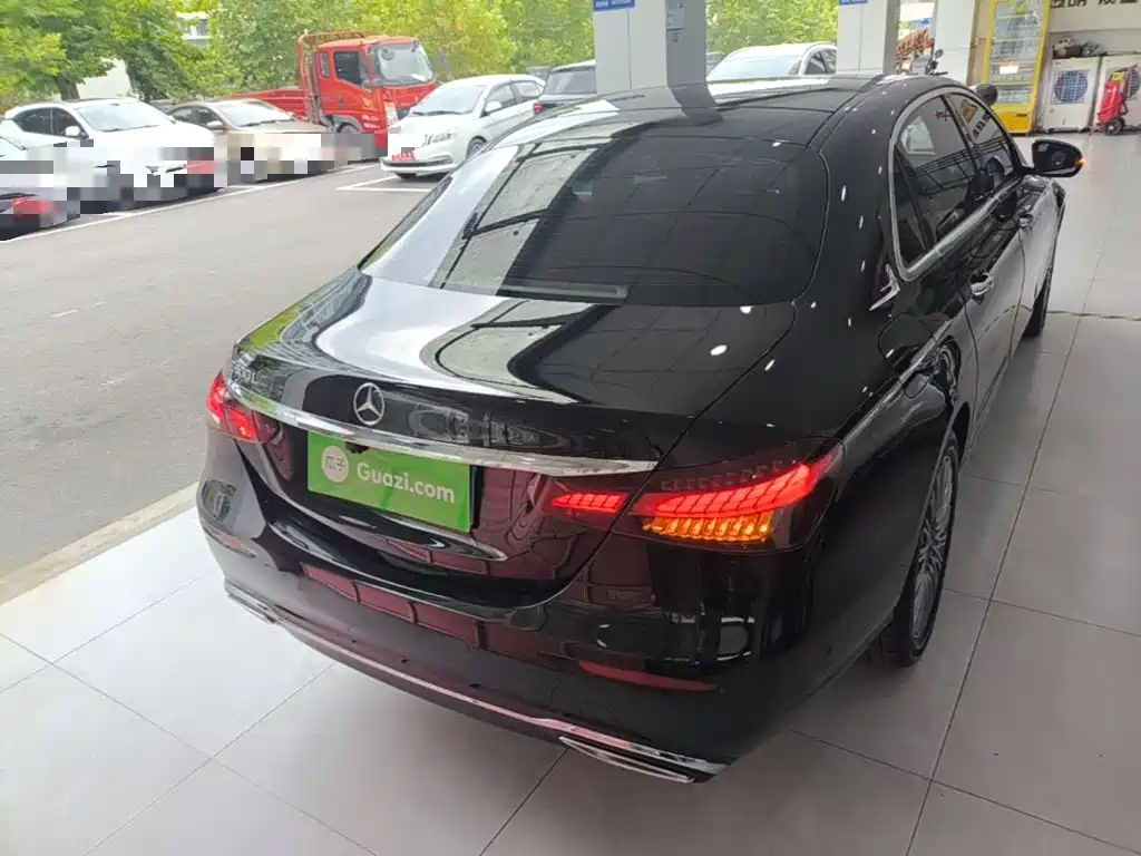 Mercedes-Benz E-Class — миниатюра 6
