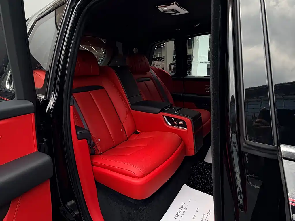 Rolls-Royce Cullinan — миниатюра 7