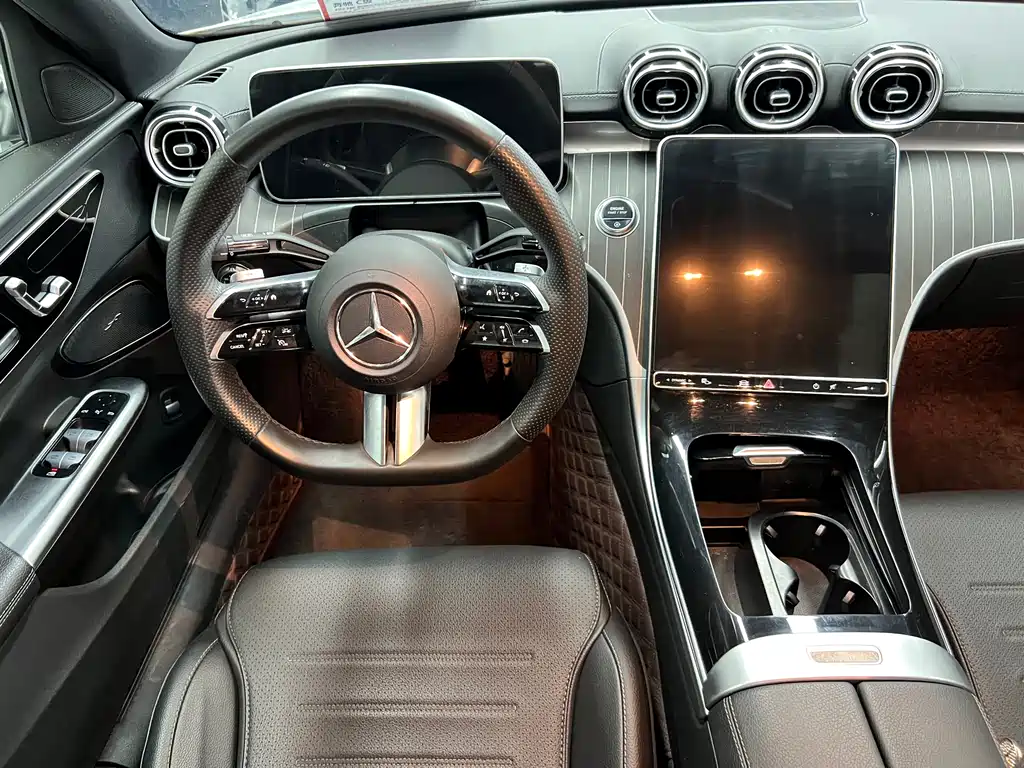 Mercedes-Benz C-Class — миниатюра 6