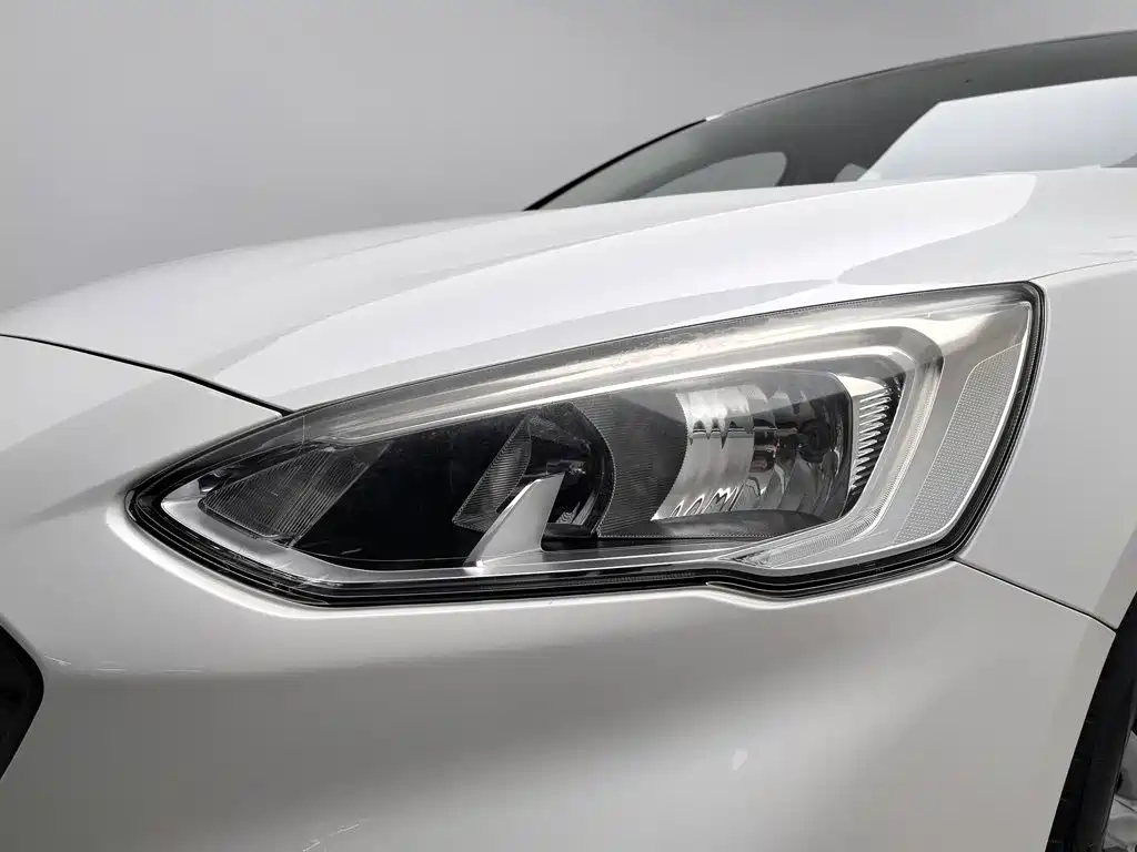 Ford Focus — миниатюра 7