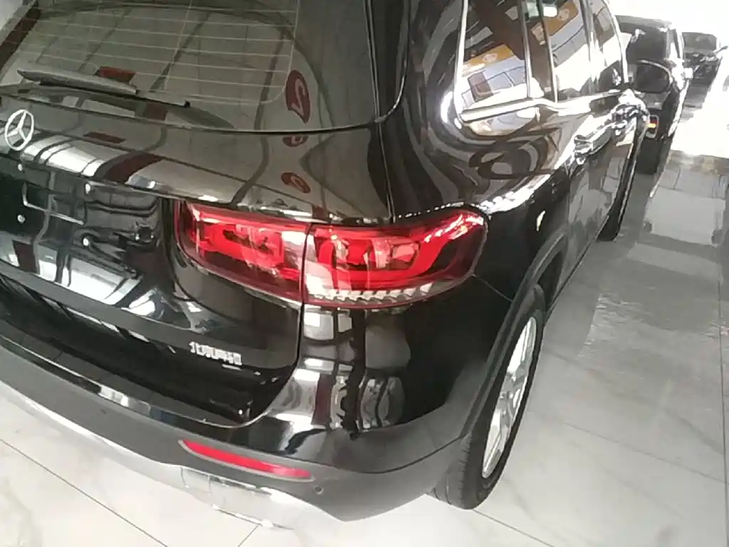 Mercedes-Benz GLB — миниатюра 8