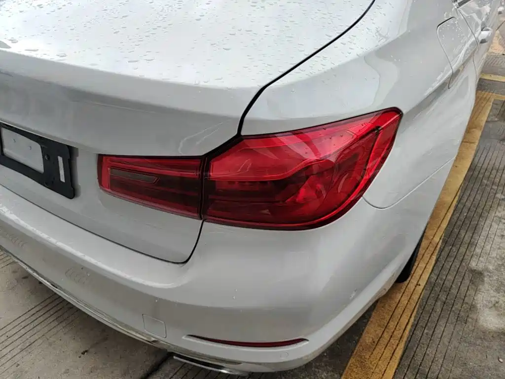 BMW 5 Series — миниатюра 8