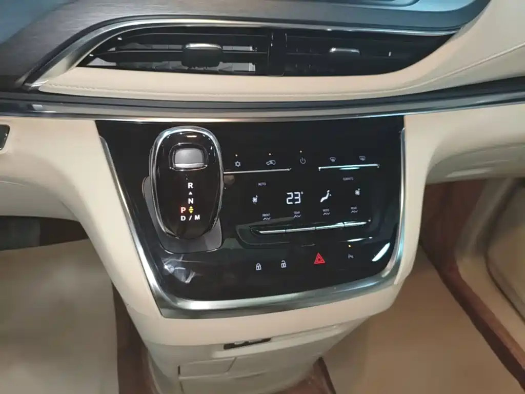 Buick GL8 — миниатюра 14