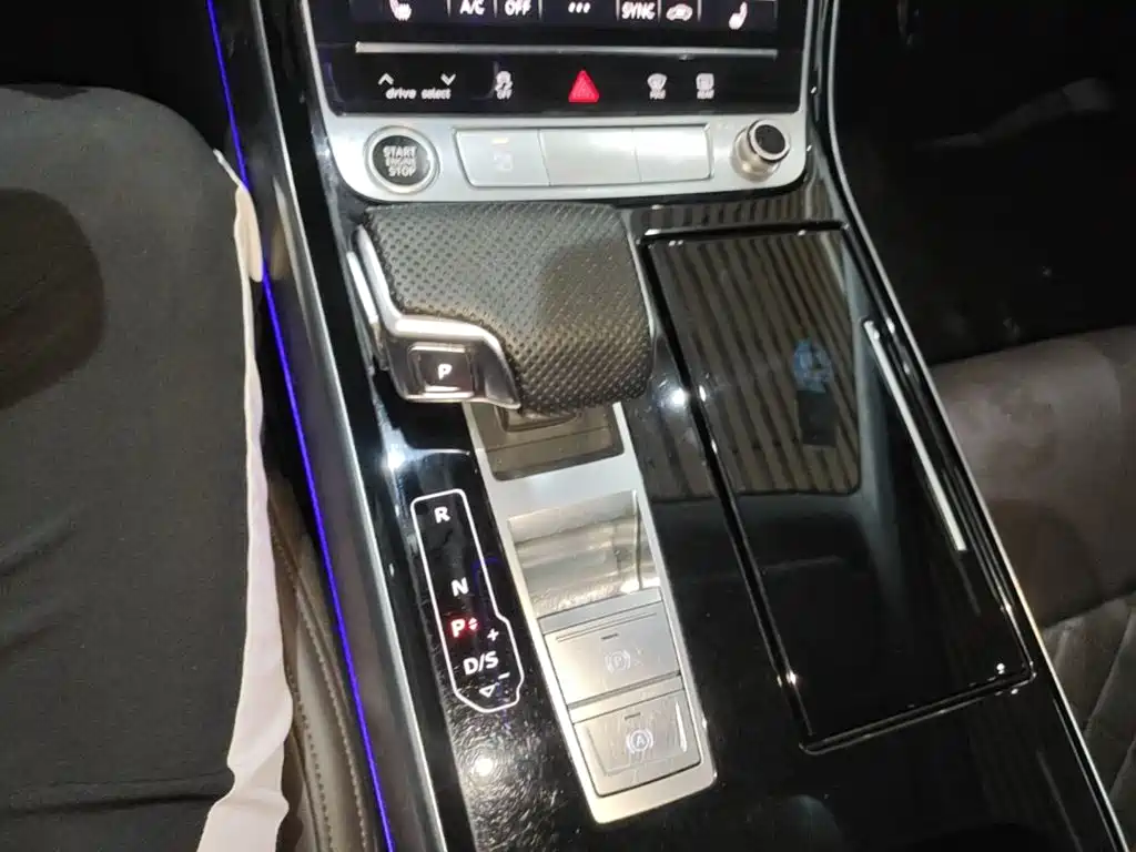 Audi A8 — миниатюра 13