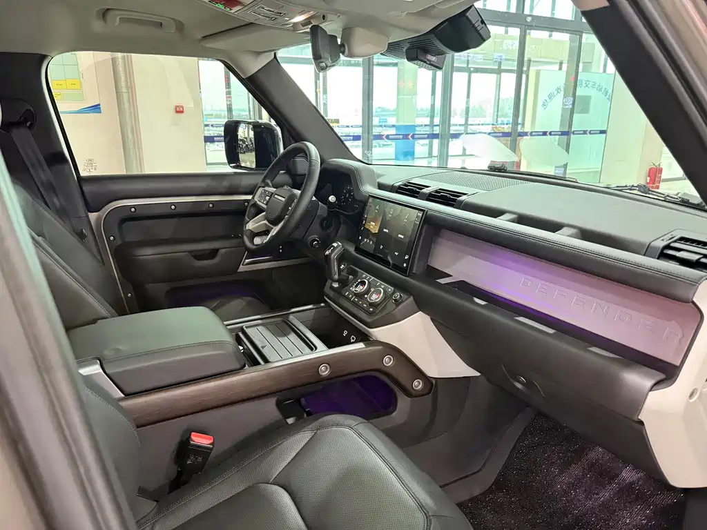 Land Rover Defender — миниатюра 10