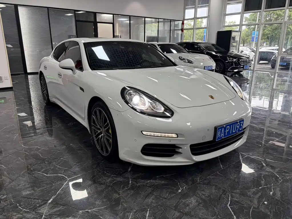 Porsche Panamera — миниатюра 3