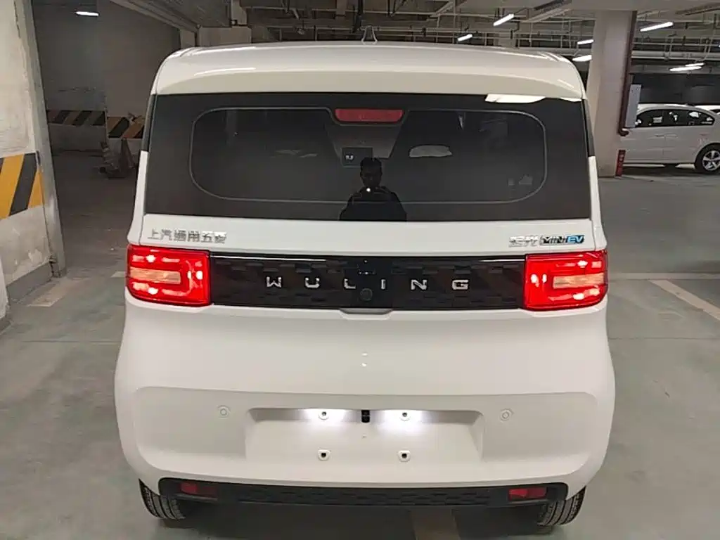Wuling MINIEV — миниатюра 6
