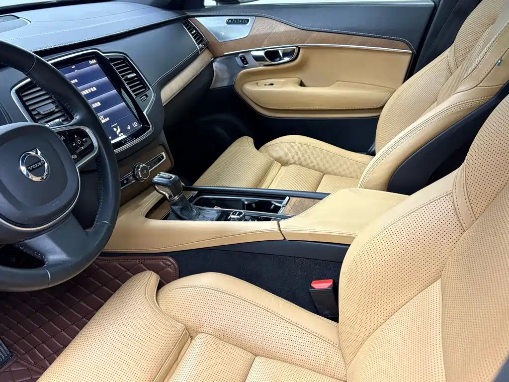 Volvo XC90 — миниатюра 4