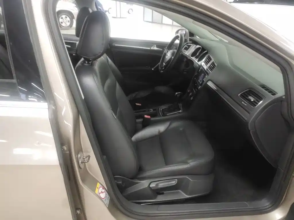 Volkswagen Golf — миниатюра 25