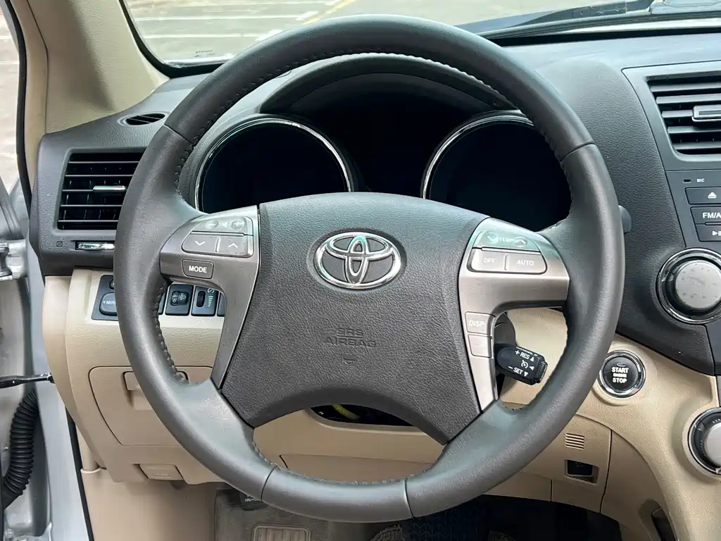 Toyota Highlander — миниатюра 7