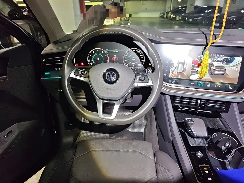 Volkswagen Touareg — миниатюра 11