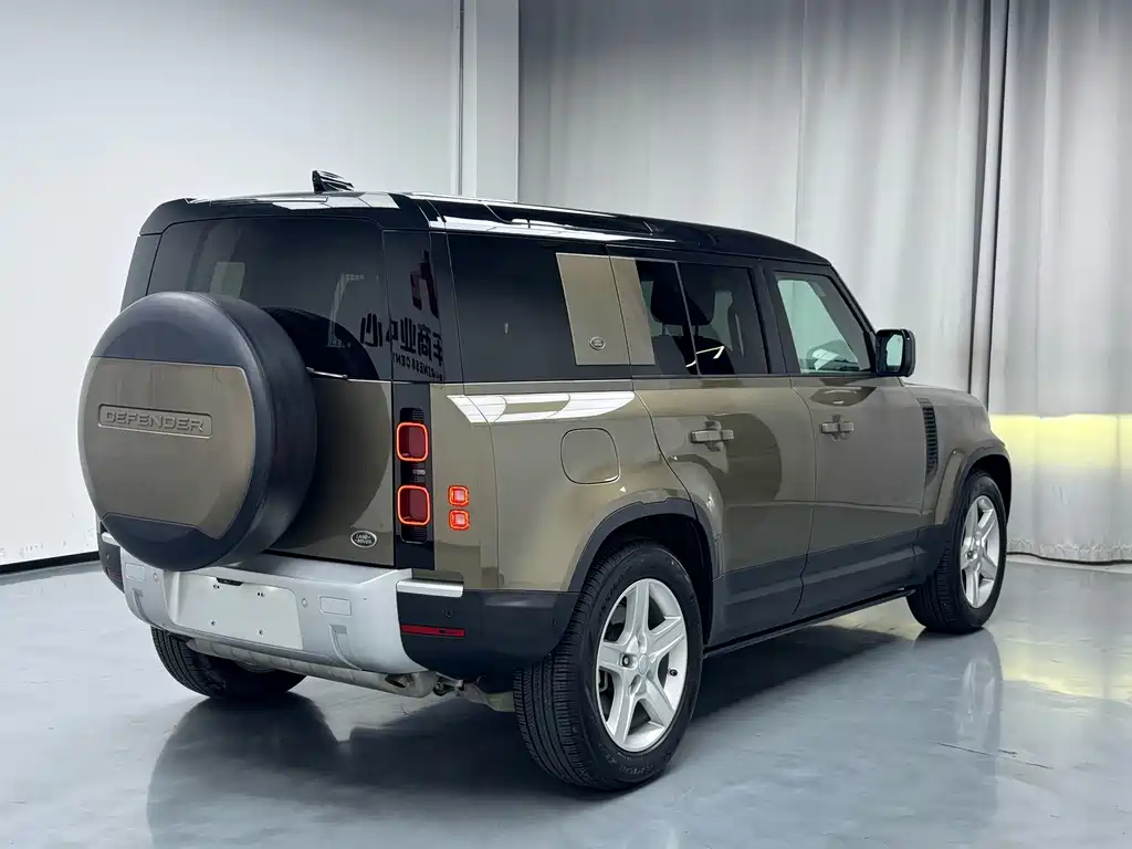 Land Rover Defender — миниатюра 2