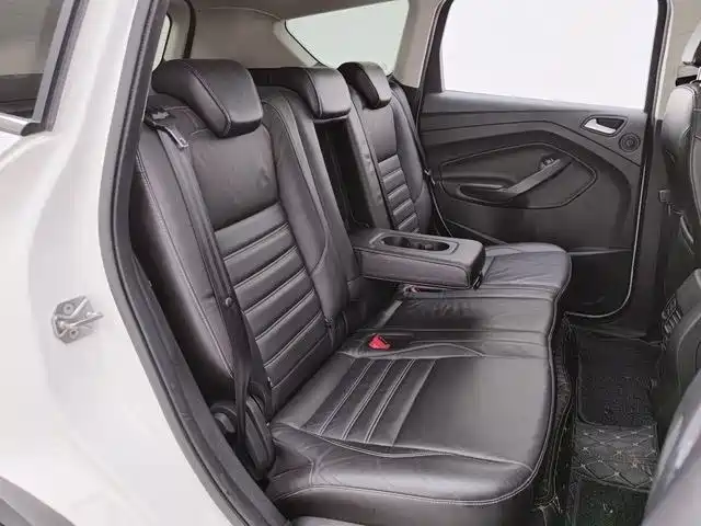 Ford Kuga — миниатюра 20