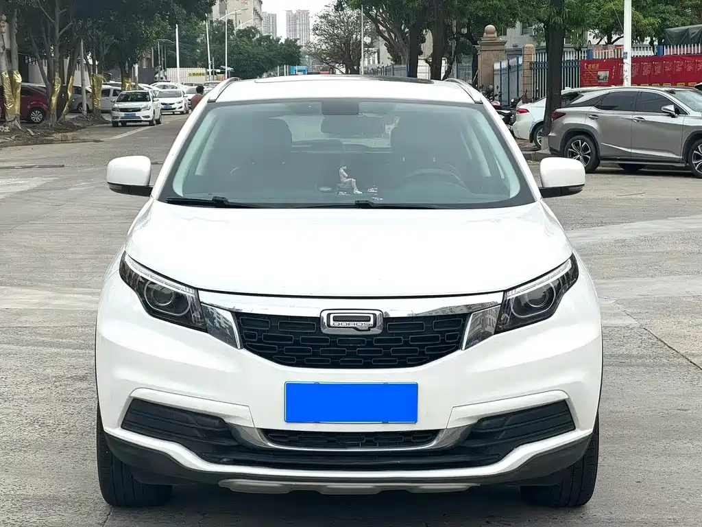 QOROS 5
