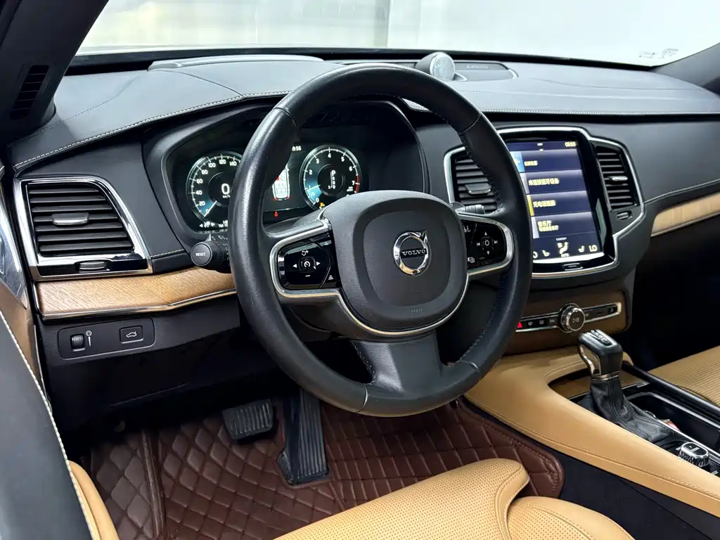 Volvo XC90 — миниатюра 5