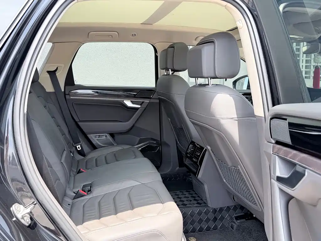 Volkswagen Touareg — миниатюра 16