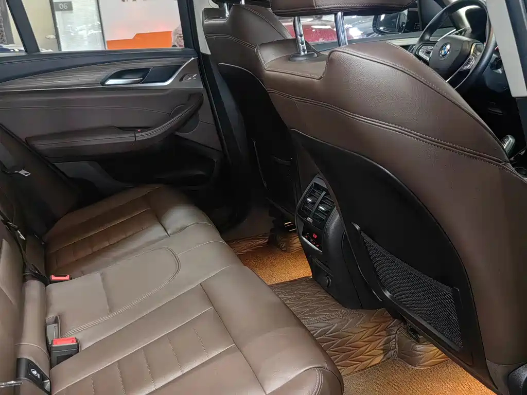 BMW X3 — миниатюра 11