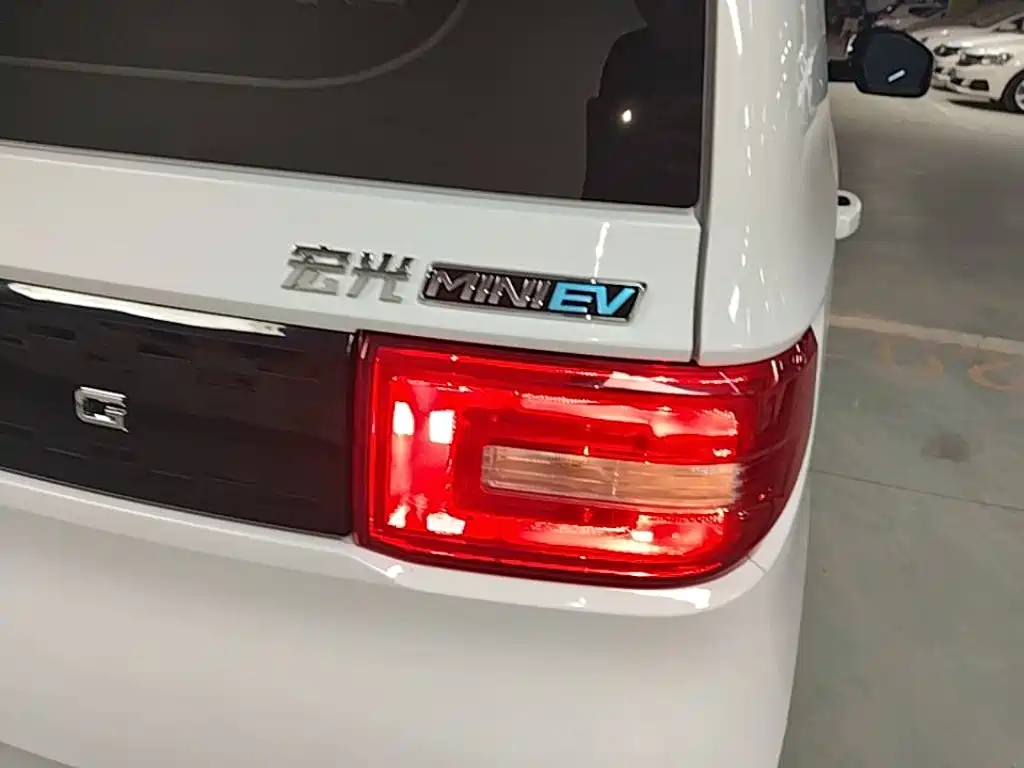 Wuling MINIEV — миниатюра 8