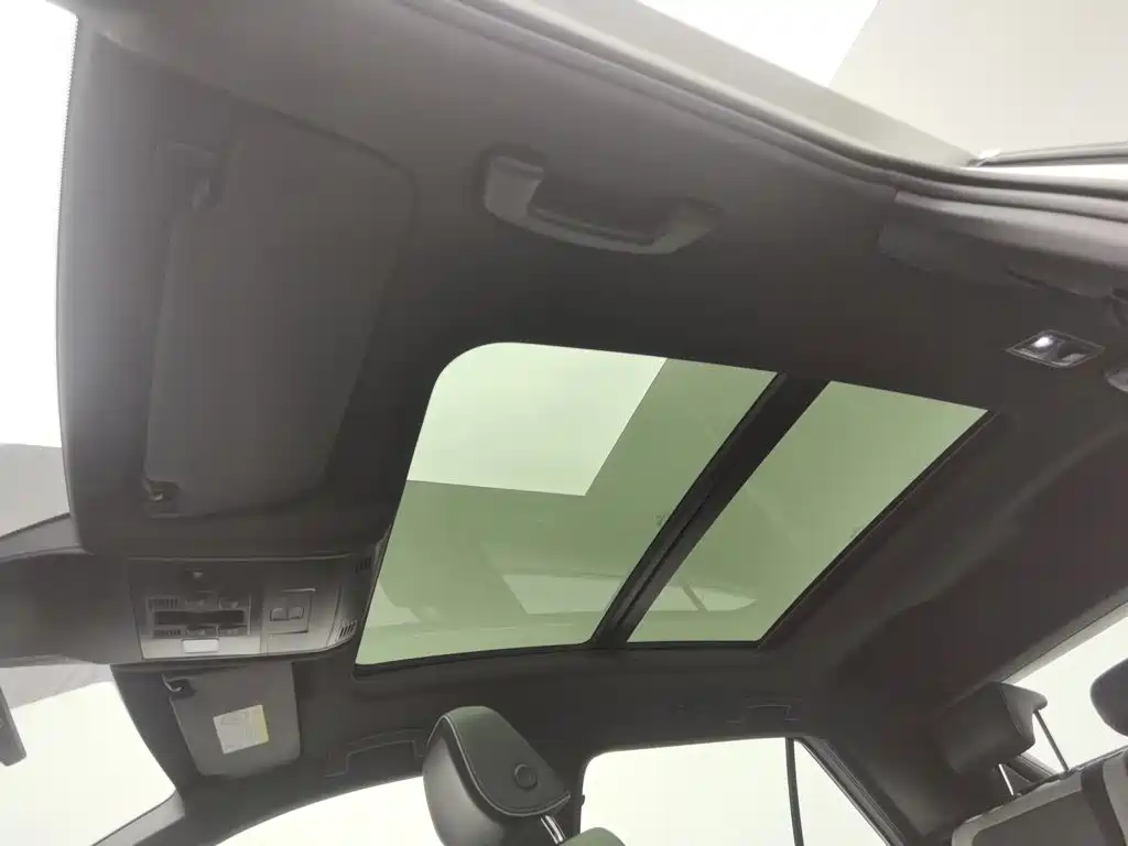 Volkswagen T-Roc — миниатюра 14