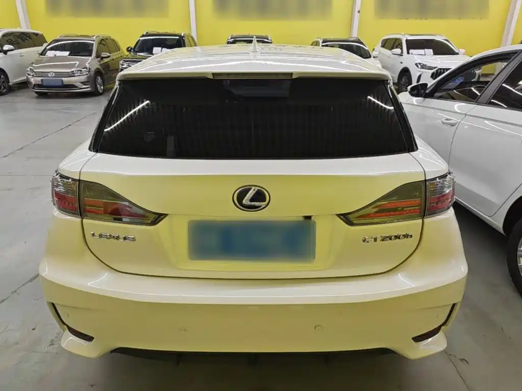 Lexus CT — миниатюра 6