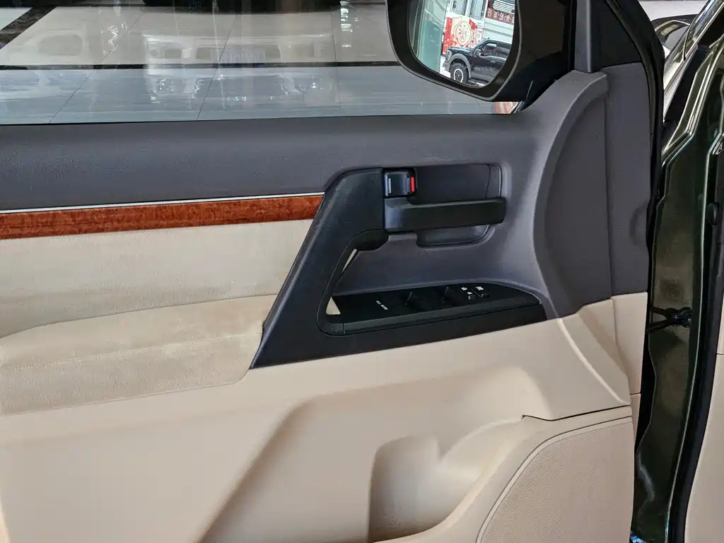 Toyota Land Cruiser — миниатюра 18