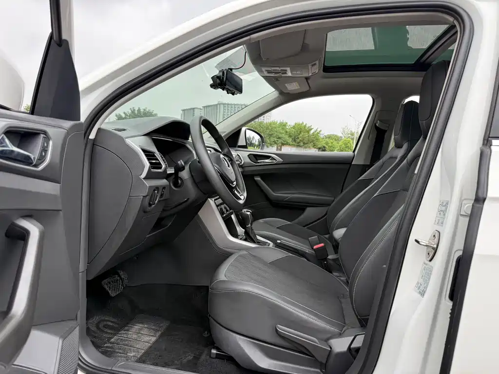Volkswagen T-Cross — миниатюра 7