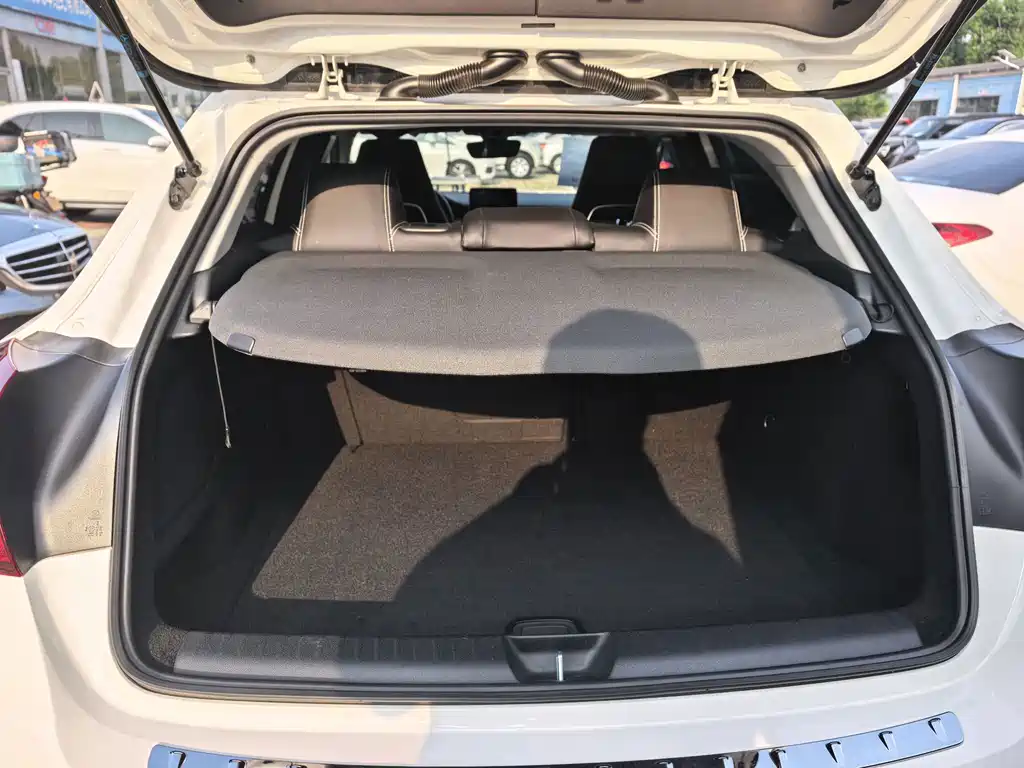Mercedes-Benz GLA — миниатюра 12