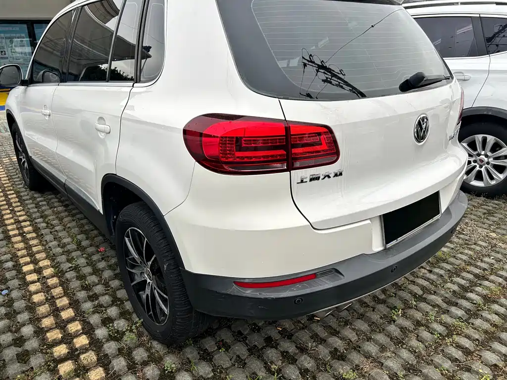 Volkswagen Tiguan 2015 1.8TSI AT