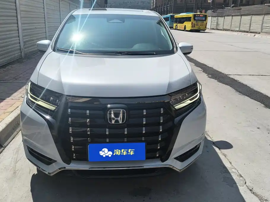 Honda Elysion — миниатюра 2