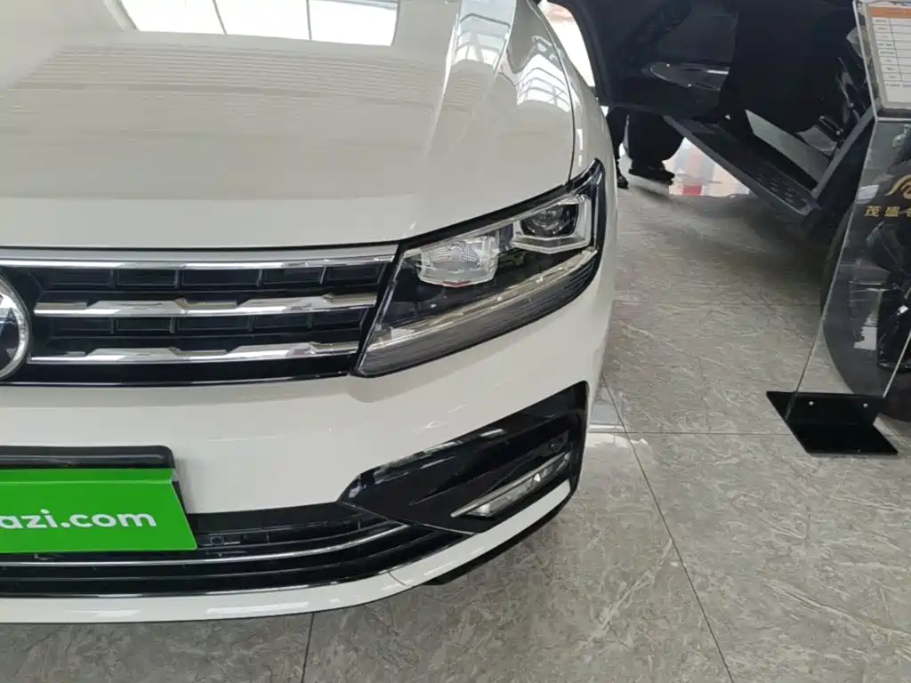 Volkswagen Tiguan L — миниатюра 24
