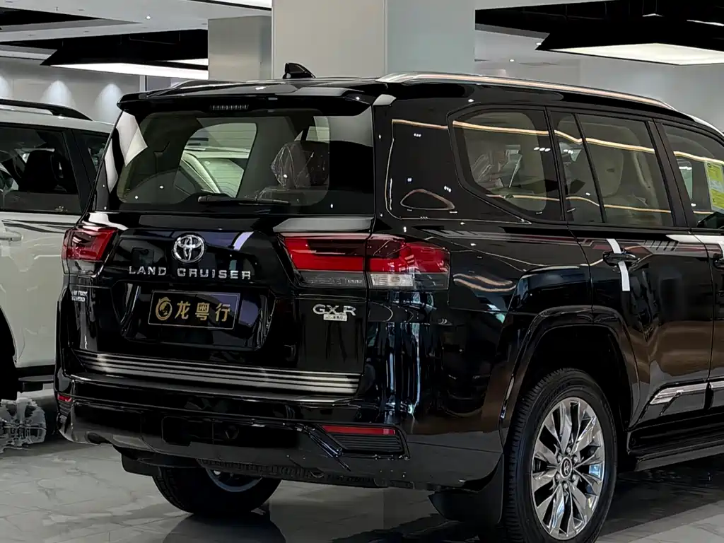 Toyota Land Cruiser LC300 2025 3.3T