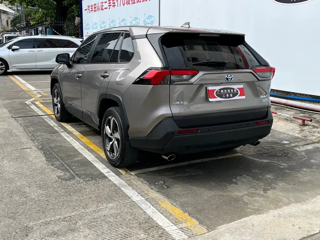 Toyota RAV4 Prime — миниатюра 6