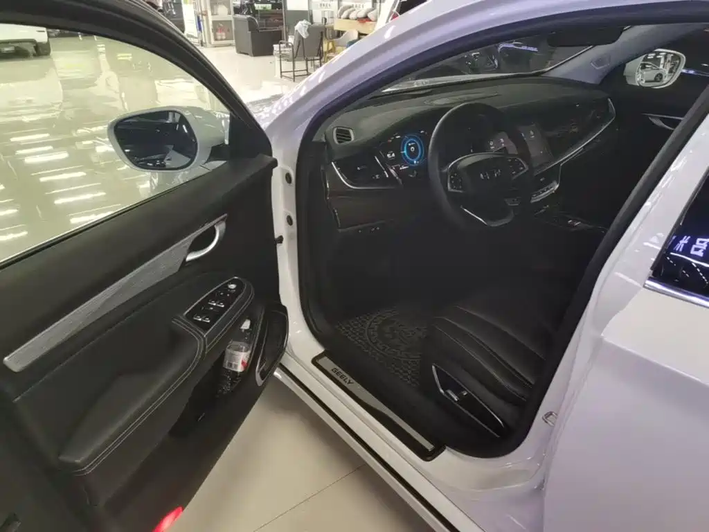 Geely Borui Hybrid — миниатюра 16