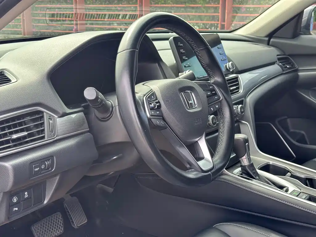Honda Accord — миниатюра 8