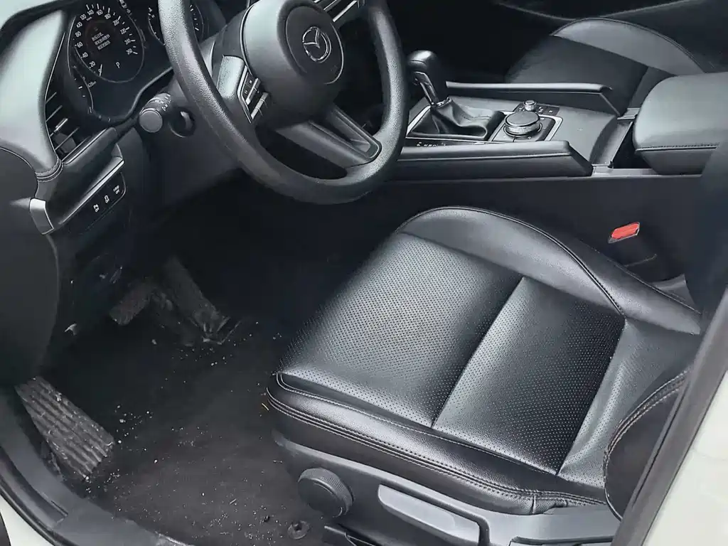 Mazda Mazda3 3 2021 2.0L AT