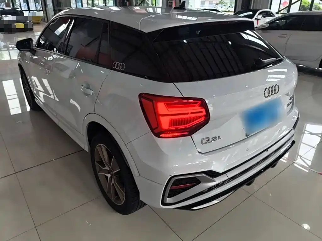 Audi Q2L — миниатюра 5
