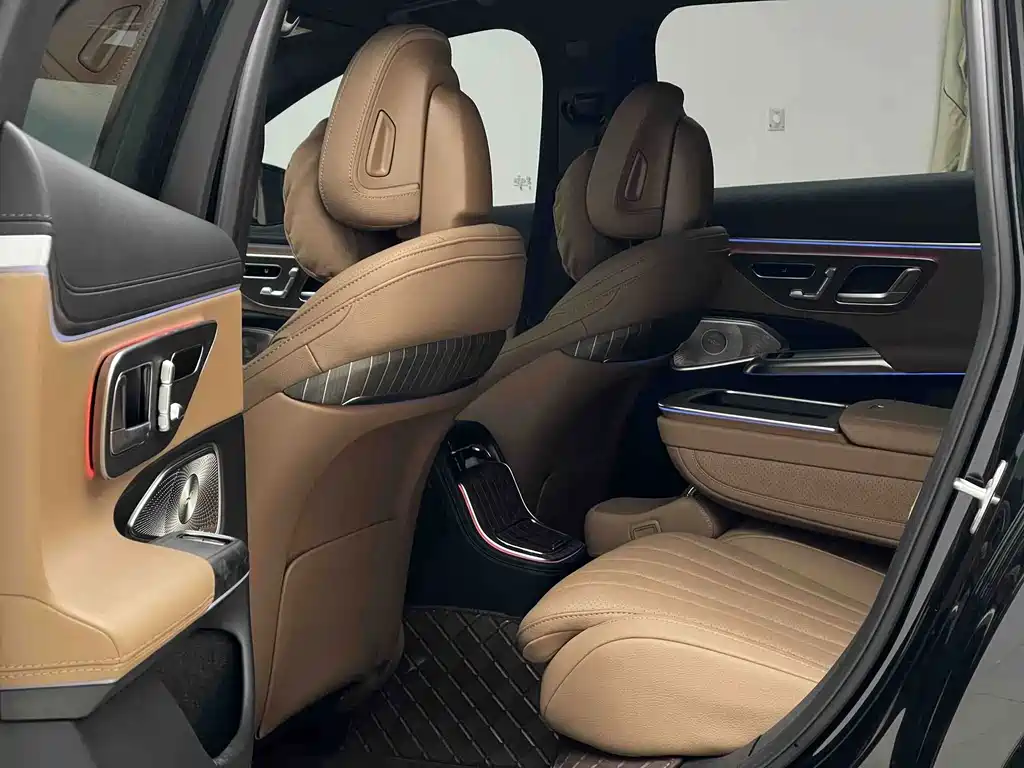 Mercedes-Benz E-Class — миниатюра 9