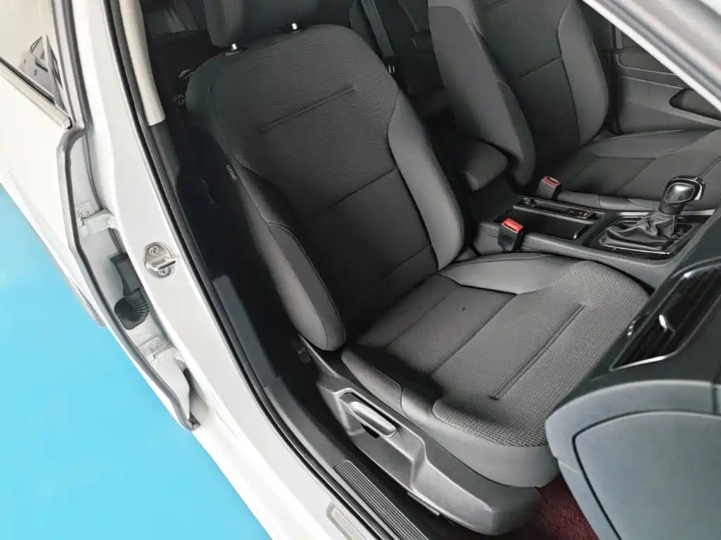 Volkswagen Golf — миниатюра 25