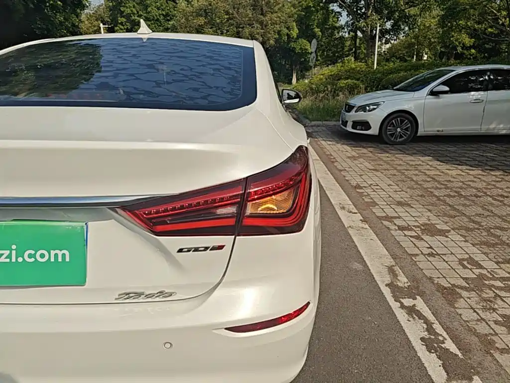 Changan Eado — миниатюра 8