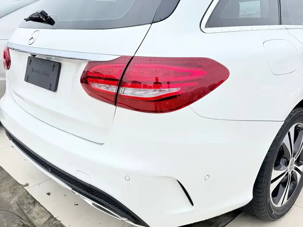 Mercedes-Benz C-Class (Import) — миниатюра 12