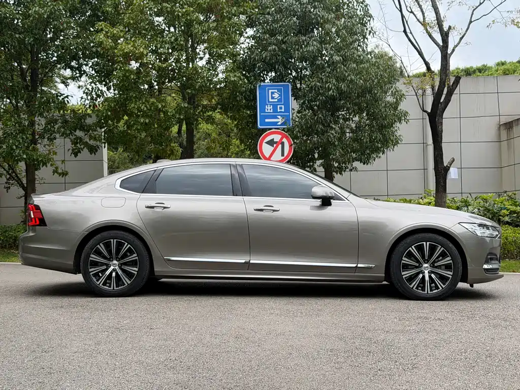 Volvo S90 — миниатюра 7