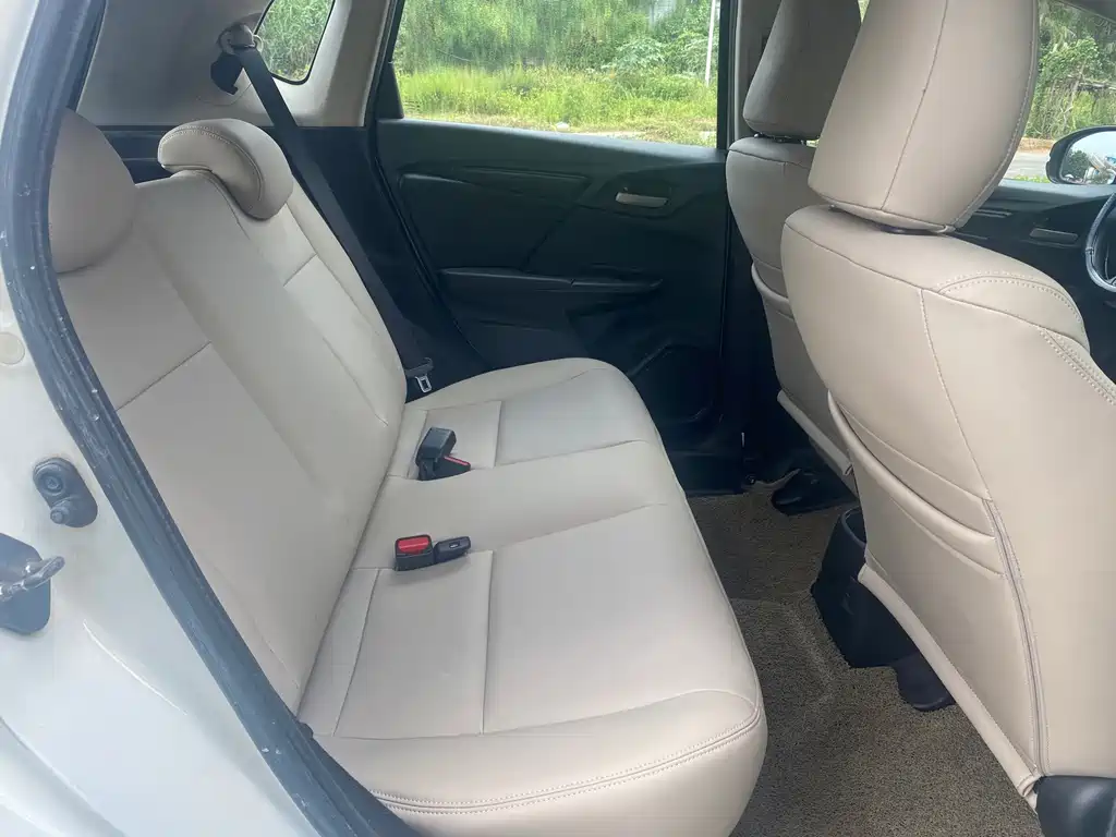 Honda Fit — миниатюра 8